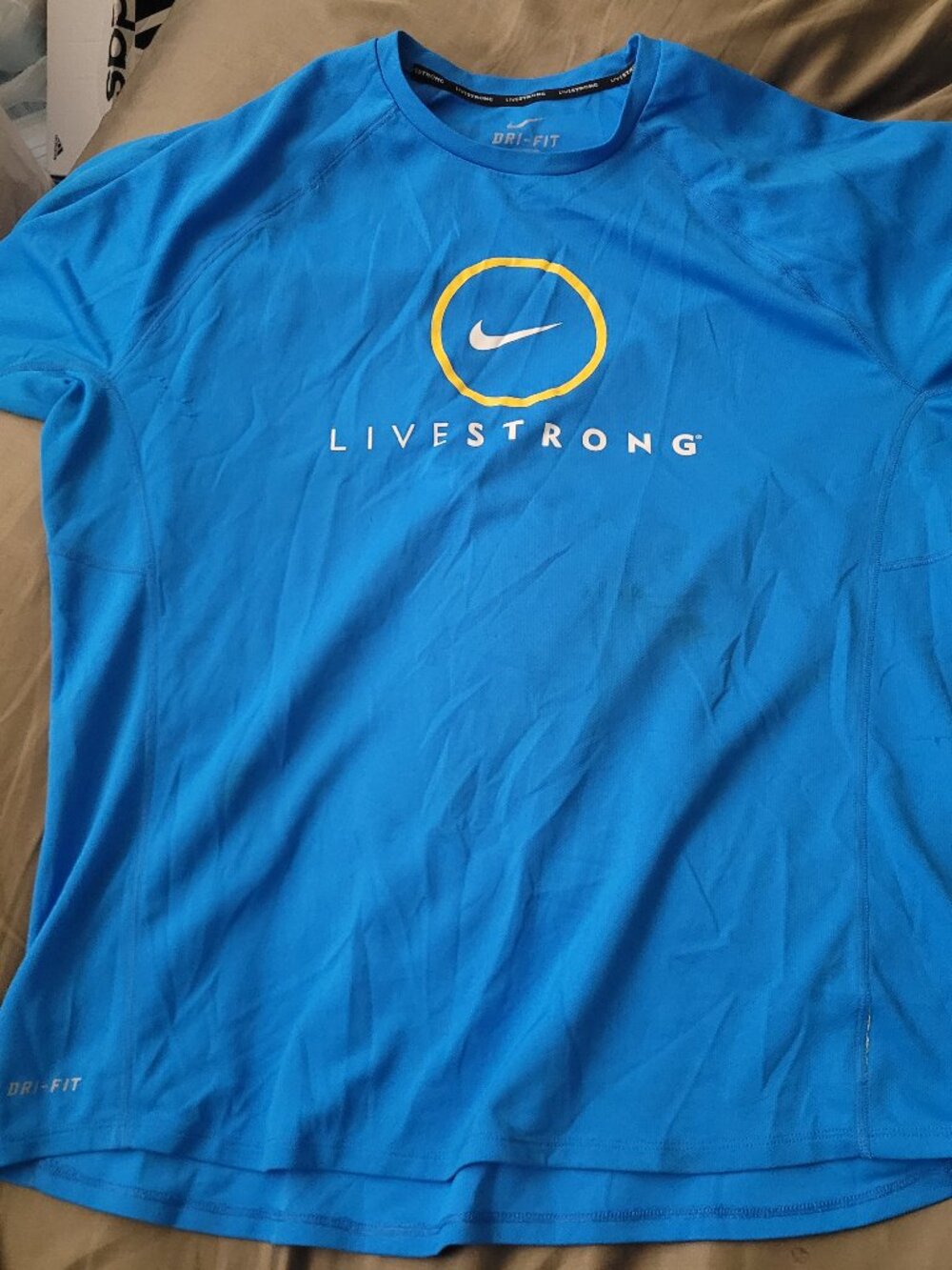 Used Vintage Men's Nike Livestrong Performance T-Shirt Size XL Blue